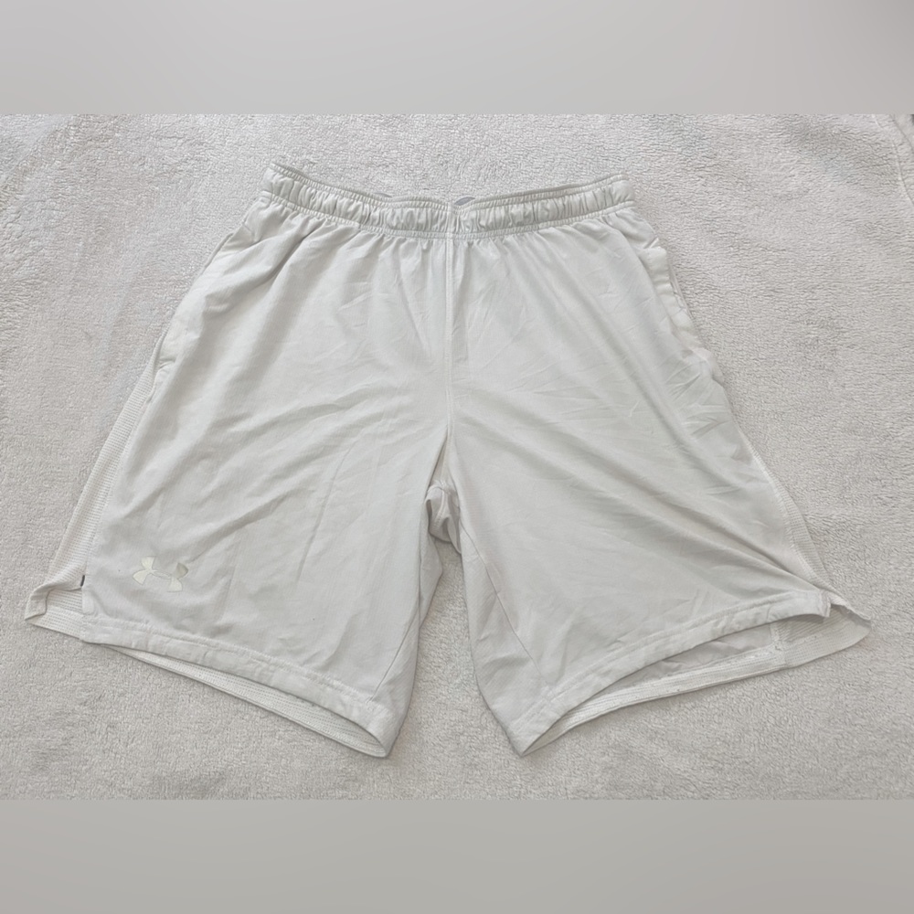 Under Armour men’s shorts size M white